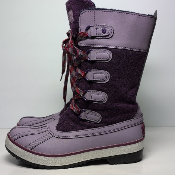 UGG purple baroness lace up duck snow boots womans size 7 EU 38 - Picture 1 of 16
